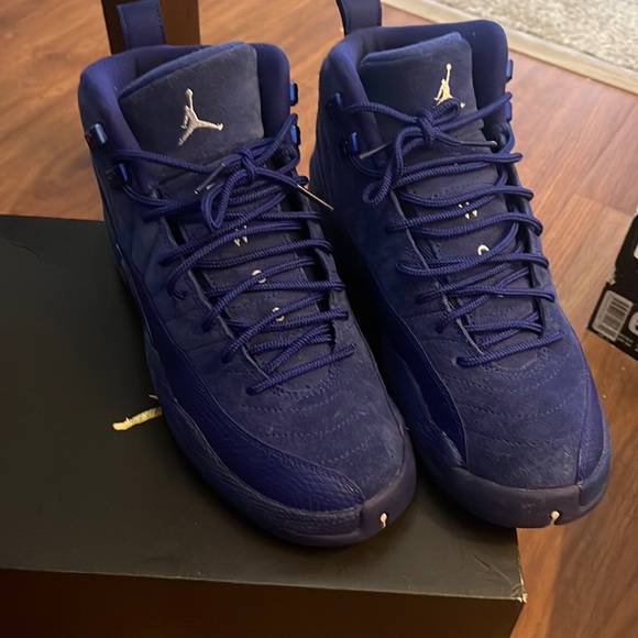 Hardly worn size 6Y.